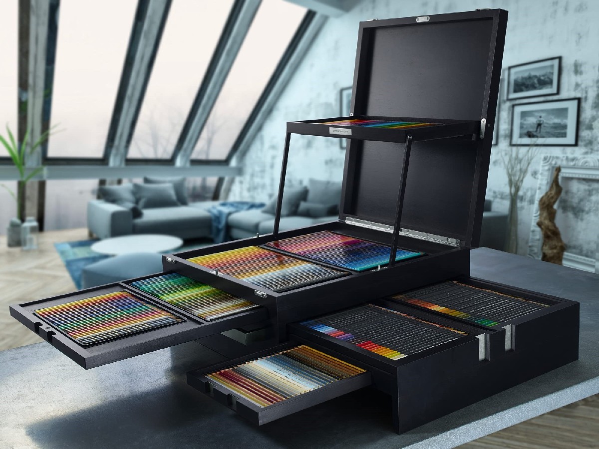 30th Anniversary Treasure Chest Of Colors