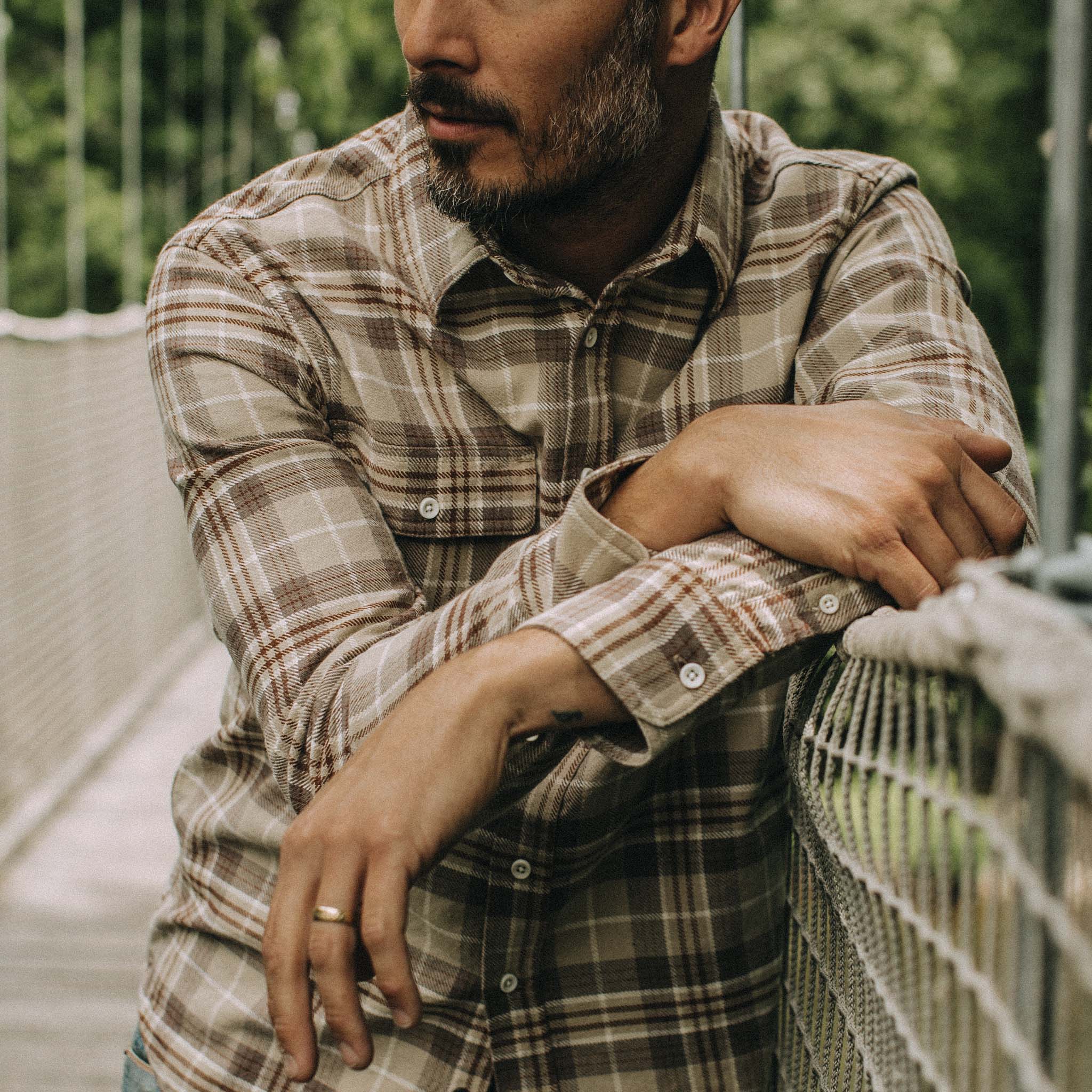 The Ledge Shirt in Fossil Plaid